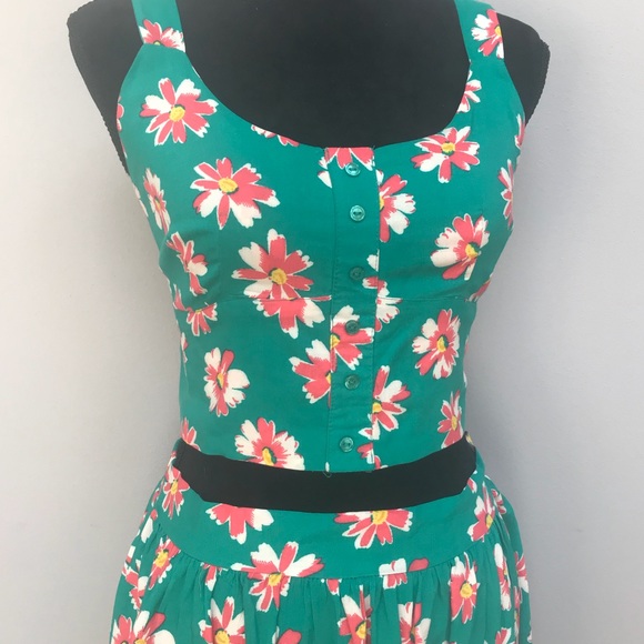 Floral Crop Top and Skirt Set - Picture 3 of 7